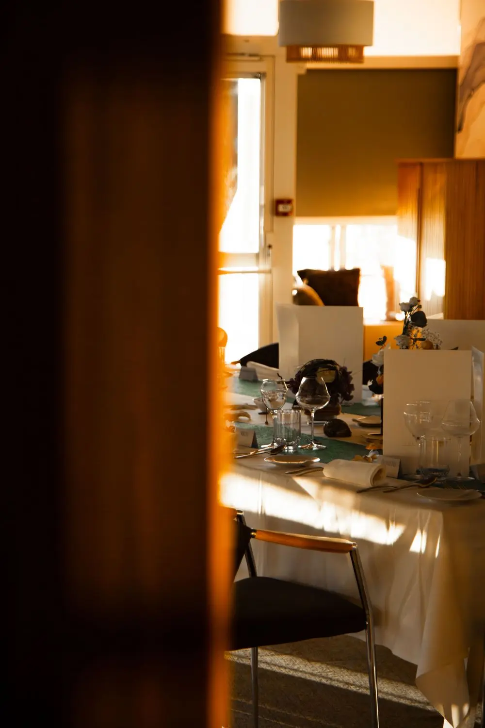 Oversiktsbilde av en stemningsfull privat middag hos Marovella